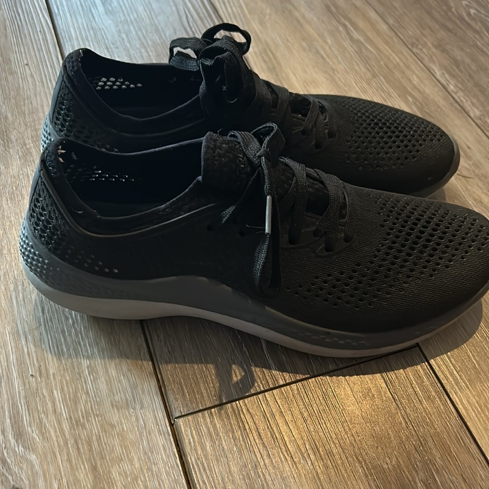 Shoes - Picture 4 of 4